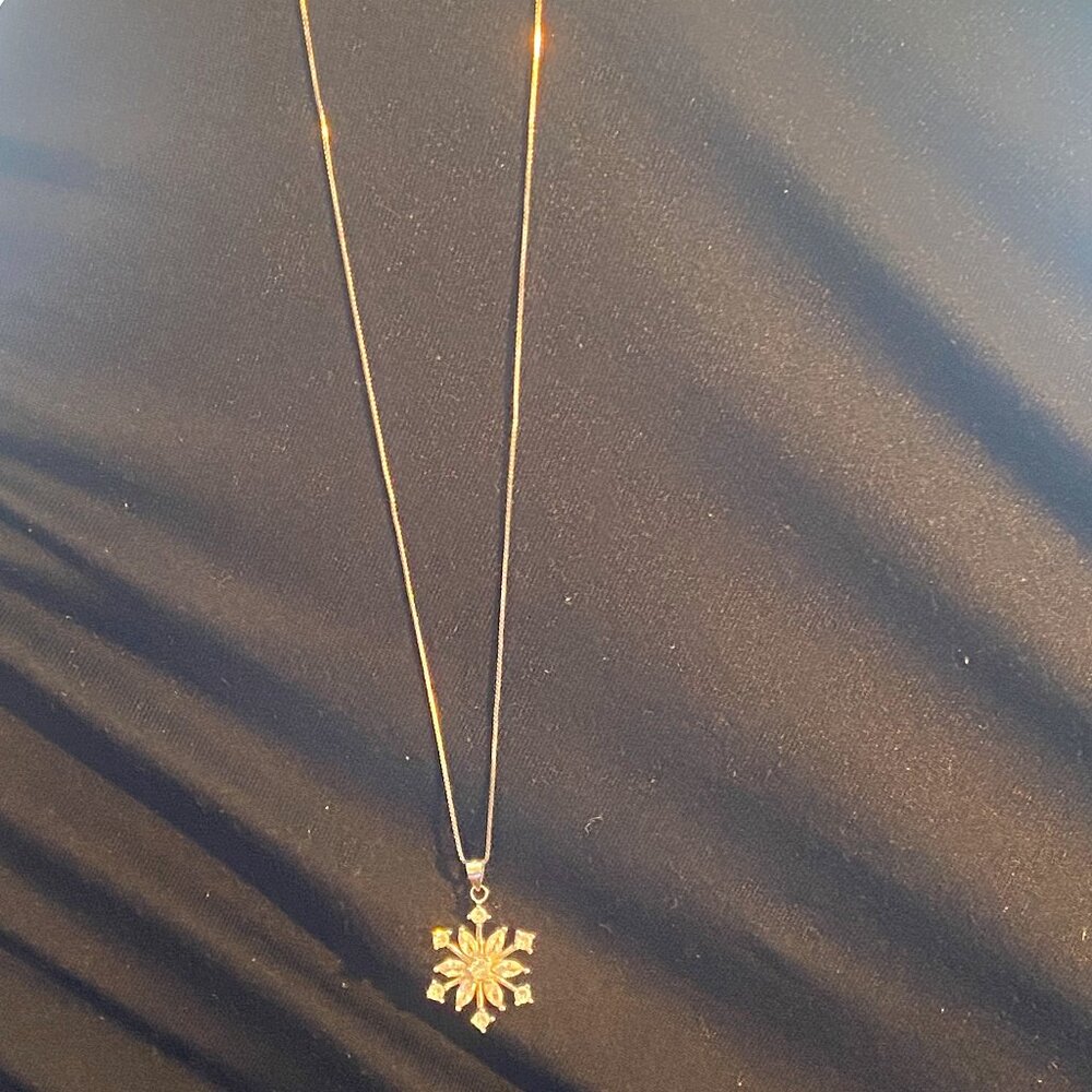 Snow Flake Necklace-